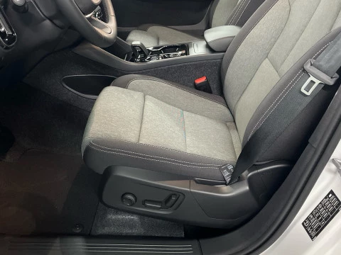 Volvo XC40 XC40 Plus, B4 Mild Hybrid, Gasolina, Dark