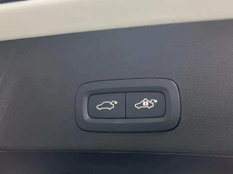 Volvo XC40 XC40 Plus, B4 Mild Hybrid, Gasolina, Dark