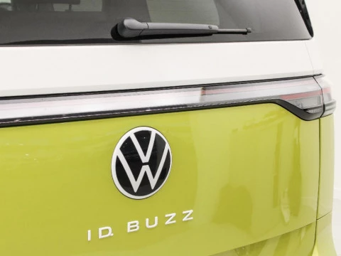 Volkswagen ID. BUZZ 1st Edition 5-asientos Batalla Corta 150 kW (204 CV) 77 kWh Aut 1 Vel.