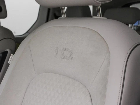Volkswagen ID. BUZZ 1st Edition 5-asientos Batalla Corta 150 kW (204 CV) 77 kWh Aut 1 Vel.