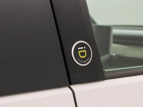 Volkswagen ID. BUZZ 1st Edition 5-asientos Batalla Corta 150 kW (204 CV) 77 kWh Aut 1 Vel.