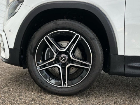 Mercedes-Benz GLB  200 d