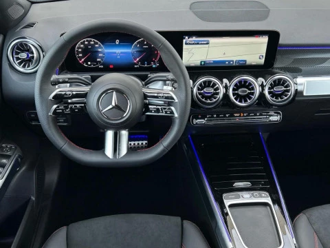 Mercedes-Benz GLB  200 d