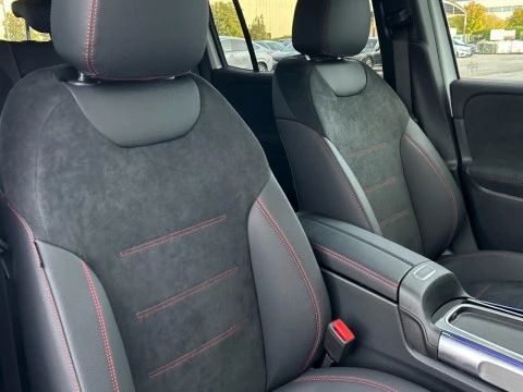 Mercedes-Benz GLB  200 d