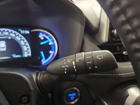 Toyota Rav4 2.5l 220H Advance