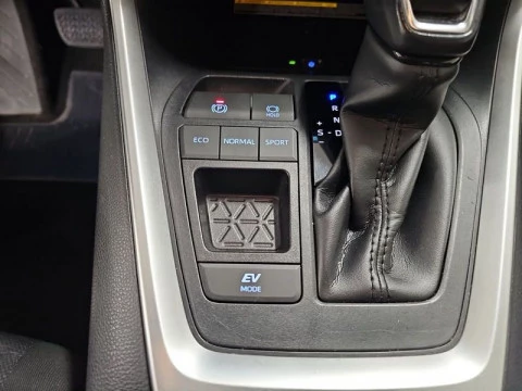 Toyota Rav4 2.5l 220H Advance