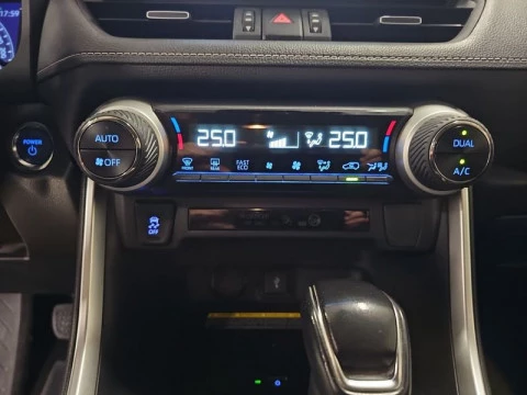 Toyota Rav4 2.5l 220H Advance