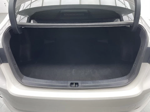 Toyota Corolla Sedán STYLE 1.8 HYBRID 140CV AUT