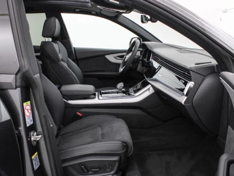 Audi Q8 AUDI Q8 SUV  BLACK LINE TFSI E QUATTRO 290 KW TIPTRONIC
