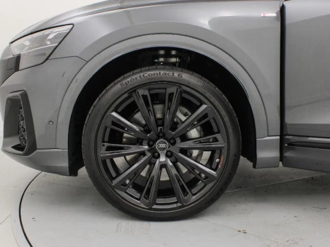 Audi Q8 AUDI Q8 SUV  BLACK LINE TFSI E QUATTRO 290 KW TIPTRONIC