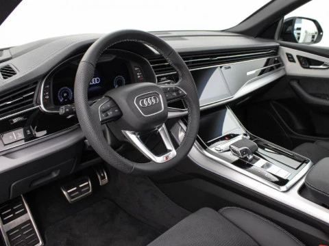 Audi Q8 AUDI Q8 SUV  BLACK LINE TFSI E QUATTRO 290 KW TIPTRONIC