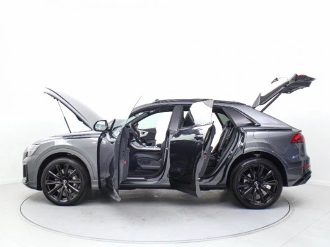 Audi Q8 AUDI Q8 SUV  BLACK LINE TFSI E QUATTRO 290 KW TIPTRONIC
