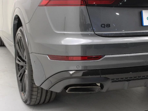 Audi Q8 AUDI Q8 SUV  BLACK LINE TFSI E QUATTRO 290 KW TIPTRONIC