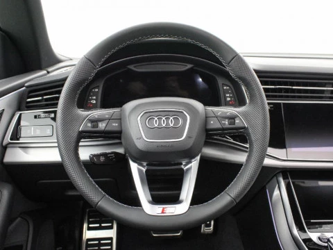Audi Q8 AUDI Q8 SUV  BLACK LINE TFSI E QUATTRO 290 KW TIPTRONIC