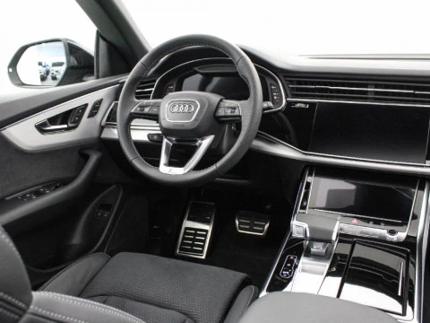 Audi Q8 AUDI Q8 SUV  BLACK LINE TFSI E QUATTRO 290 KW TIPTRONIC