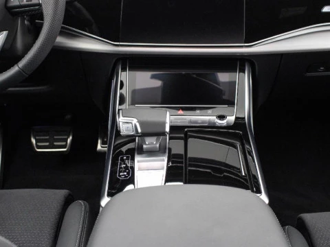 Audi Q8 AUDI Q8 SUV  BLACK LINE TFSI E QUATTRO 290 KW TIPTRONIC