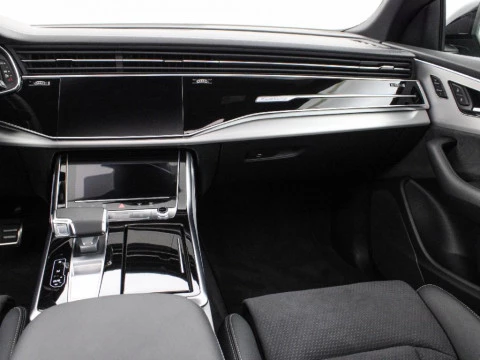 Audi Q8 AUDI Q8 SUV  BLACK LINE TFSI E QUATTRO 290 KW TIPTRONIC
