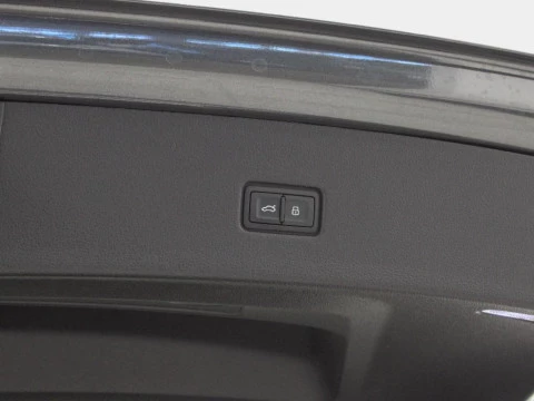 Audi Q8 AUDI Q8 SUV  BLACK LINE TFSI E QUATTRO 290 KW TIPTRONIC