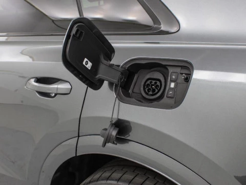 Audi Q8 AUDI Q8 SUV  BLACK LINE TFSI E QUATTRO 290 KW TIPTRONIC