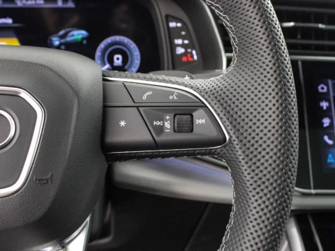 Audi Q8 AUDI Q8 SUV  BLACK LINE TFSI E QUATTRO 290 KW TIPTRONIC