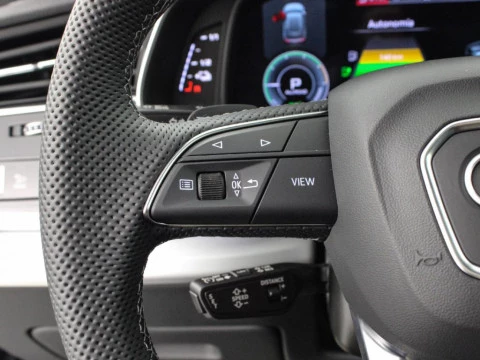 Audi Q8 AUDI Q8 SUV  BLACK LINE TFSI E QUATTRO 290 KW TIPTRONIC