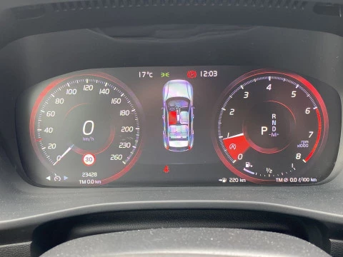 Volvo XC40 1.5 T3 R-DESIGN 5P