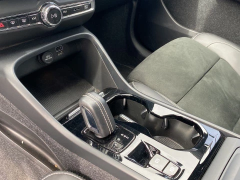 Volvo XC40 1.5 T3 R-DESIGN 5P