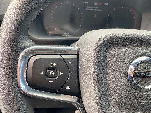 Volvo XC40 1.5 T3 R-DESIGN 5P