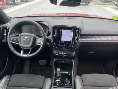Volvo XC40 1.5 T3 R-DESIGN 5P