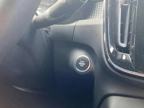 Volvo XC40 1.5 T3 R-DESIGN 5P