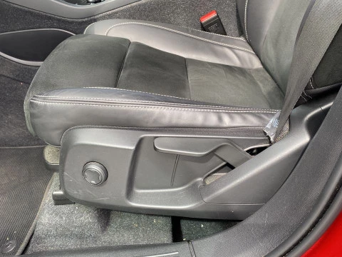 Volvo XC40 1.5 T3 R-DESIGN 5P