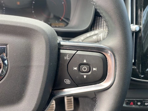 Volvo XC40 1.5 T3 R-DESIGN 5P