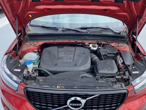 Volvo XC40 1.5 T3 R-DESIGN 5P