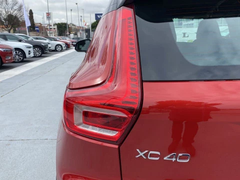 Volvo XC40 1.5 T3 R-DESIGN 5P