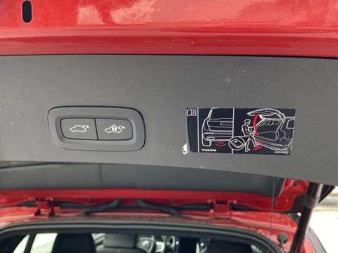 Volvo XC40 1.5 T3 R-DESIGN 5P