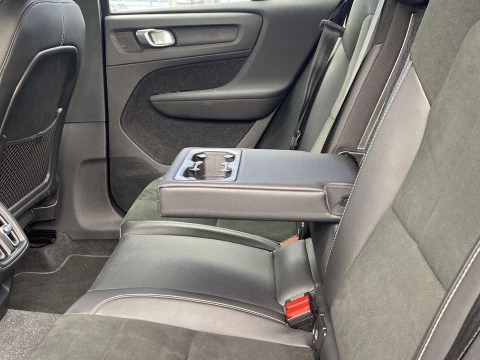 Volvo XC40 1.5 T3 R-DESIGN 5P