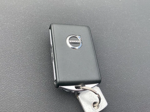 Volvo XC40 1.5 T3 R-DESIGN 5P