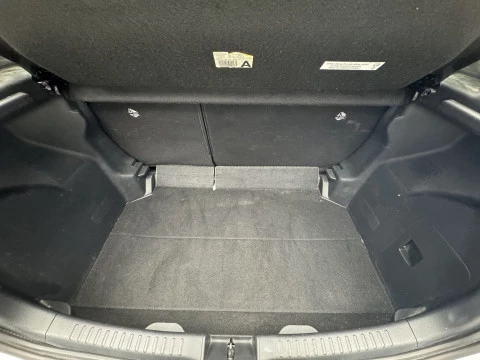 Toyota Yaris 1.5 120H Business Plus