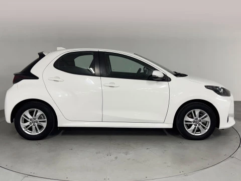 Toyota Yaris 1.5 120H Business Plus