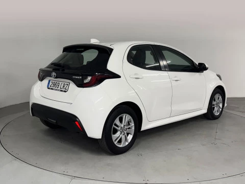 Toyota Yaris 1.5 120H Business Plus
