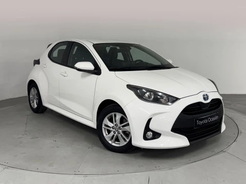 Toyota Yaris 1.5 120H Business Plus
