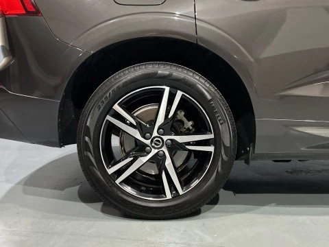 Volvo XC60 2.0 B4 D R-DESIGN AUTO 197 5P