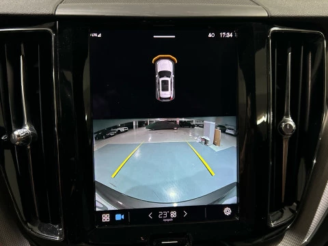 Volvo XC60 2.0 B4 D R-DESIGN AUTO 197 5P