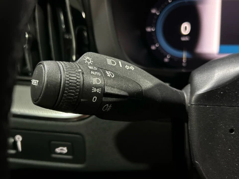 Volvo XC60 2.0 B4 D R-DESIGN AUTO 197 5P