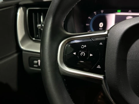 Volvo XC60 2.0 B4 D R-DESIGN AUTO 197 5P