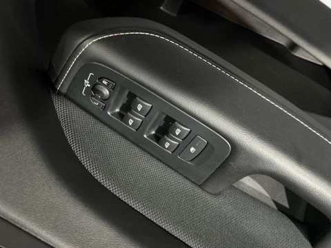 Volvo XC60 2.0 B4 D R-DESIGN AUTO 197 5P