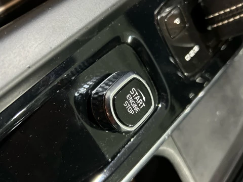 Volvo XC60 2.0 B4 D R-DESIGN AUTO 197 5P