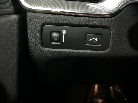 Volvo XC60 2.0 B4 D R-DESIGN AUTO 197 5P