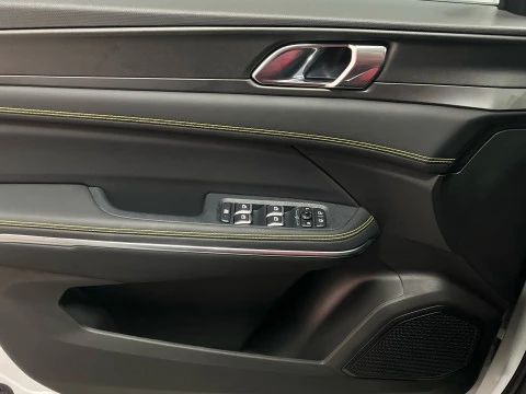 Lynk & Co 01 1.5 PHEV CORE 5P