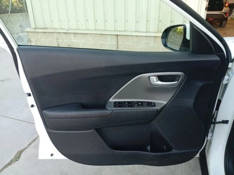 Kia Niro 1.6 GDi Híbrido Enchufable 104kW Drive